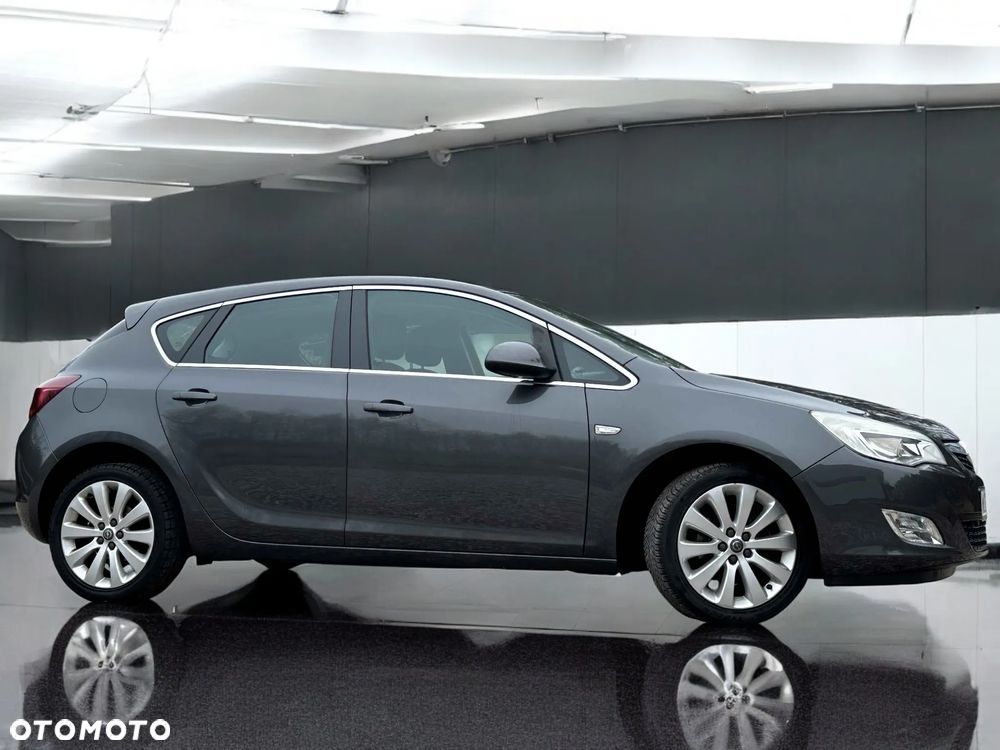 Opel Astra 1.4 T Cosmo - 4