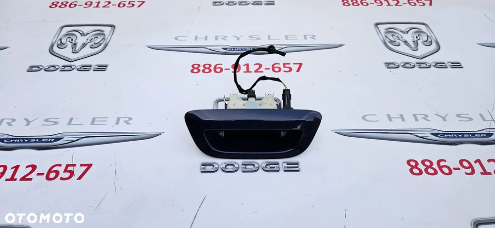 Chrysler Pacifica 2016- Zamek klapy bagażnika Klamka bagażnika Mikrostyk 5RP06KBXAC KLAPA ELEKTRYCZNA  kolor PBX - 1