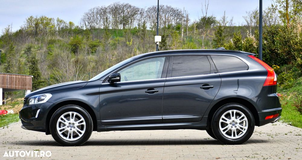 Volvo XC 60 D4 AWD Geartronic Momentum - 11