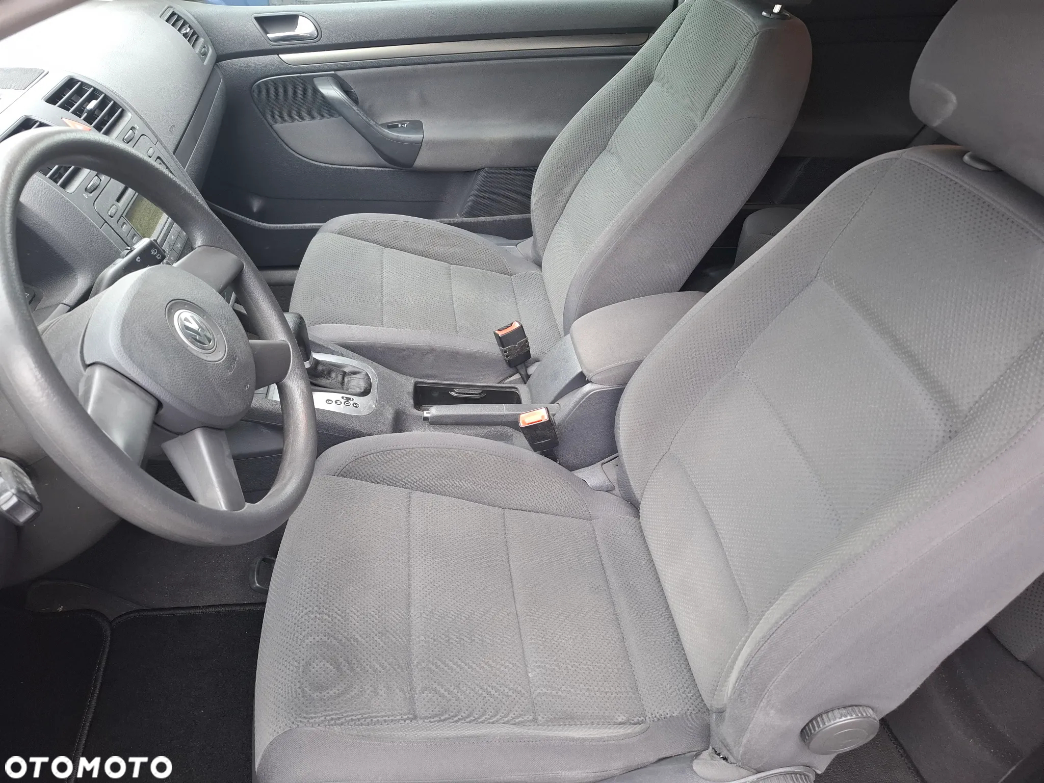 Volkswagen Golf 2.0 TDI DPF BlueMotion Technology DSG Comfortline - 28