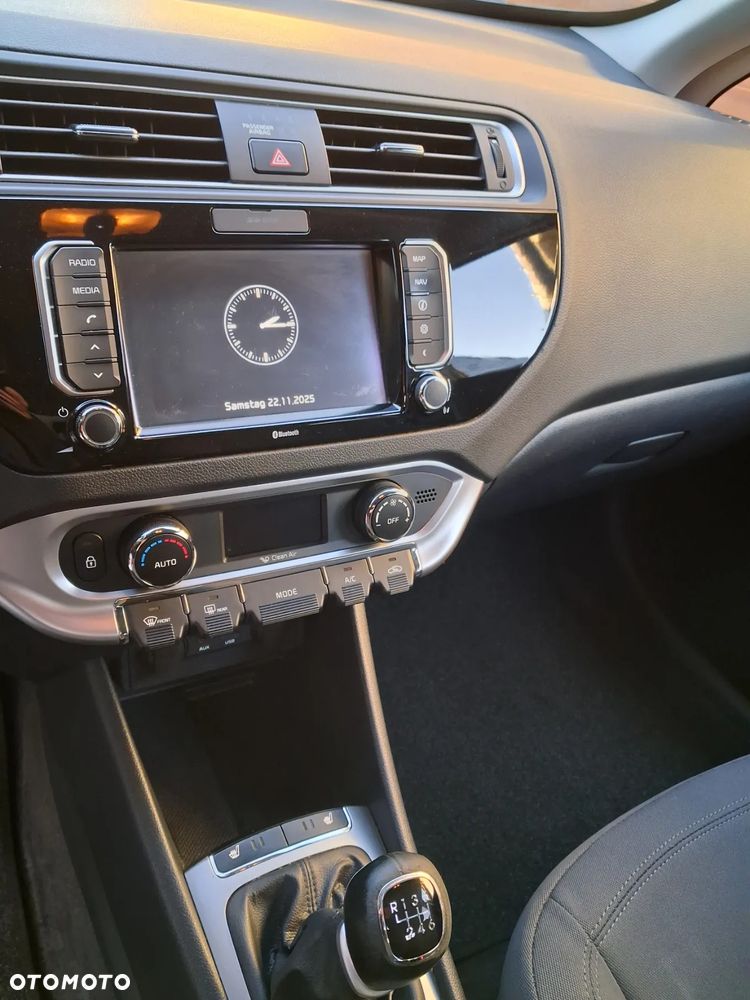 Kia Rio - 8