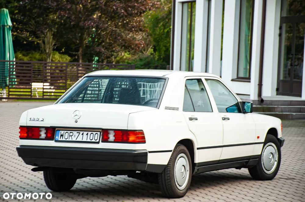 Mercedes-Benz W201 (190) - 12