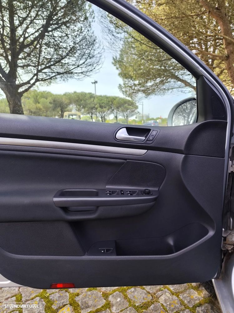 VW Golf 1.9 TDi Confortline DSG - 18