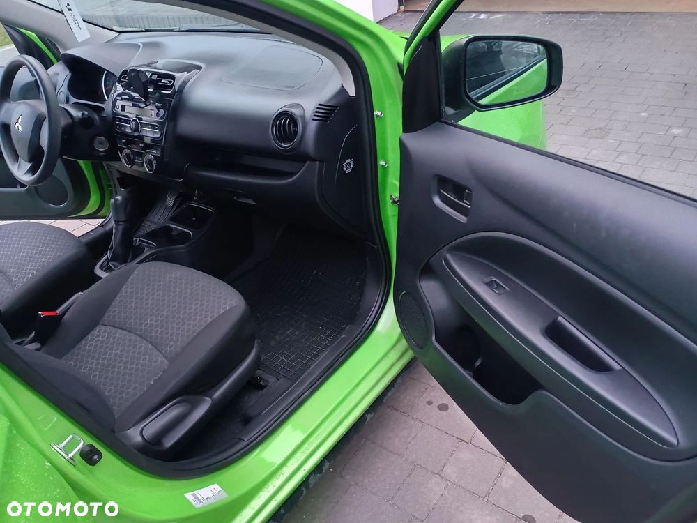 Mitsubishi Space Star - 11