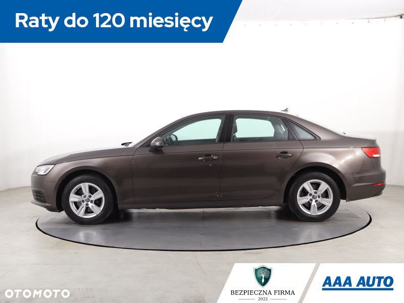 Audi A4 Limousine - 4