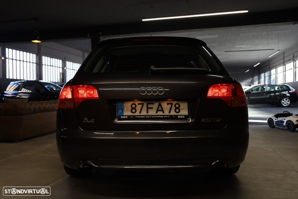 Audi A4 Avant 2.0 TDi S-line - 30