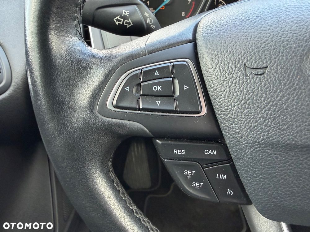 Ford Focus 1.0 EcoBoost Titanium - 27