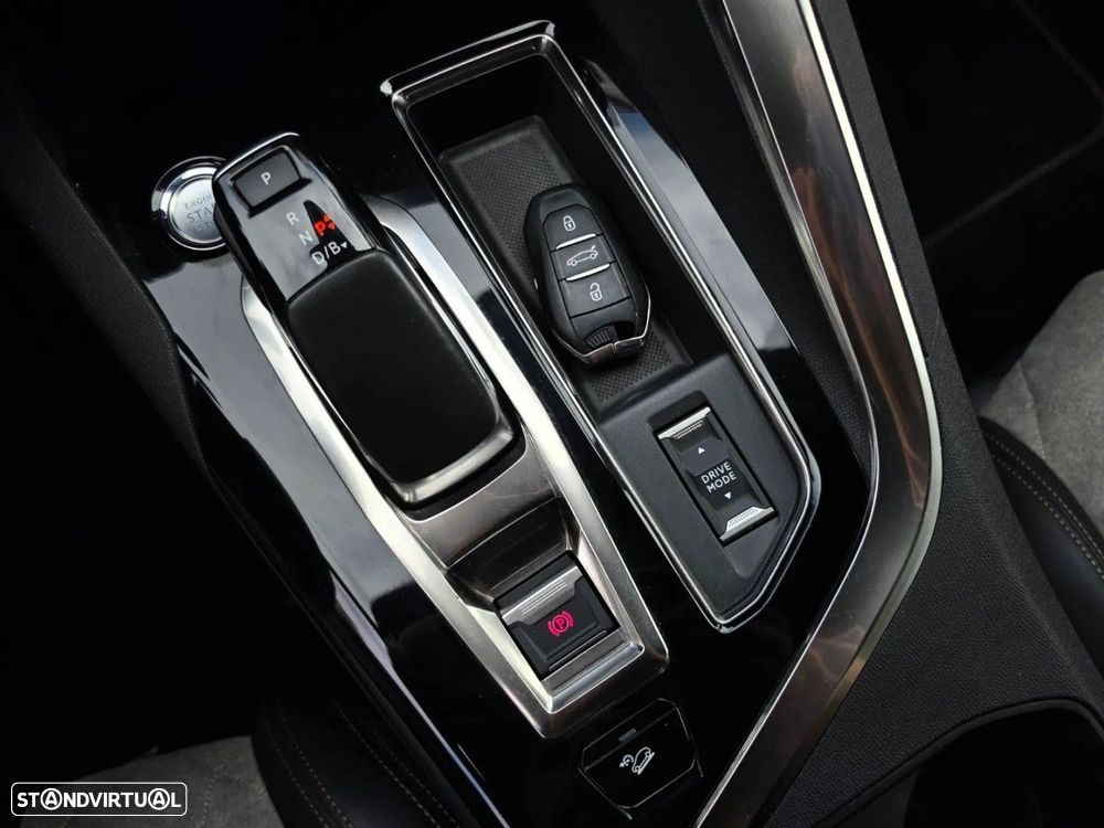 Peugeot 3008 1.6 Hybrid4 GT e-EAT8 - 18