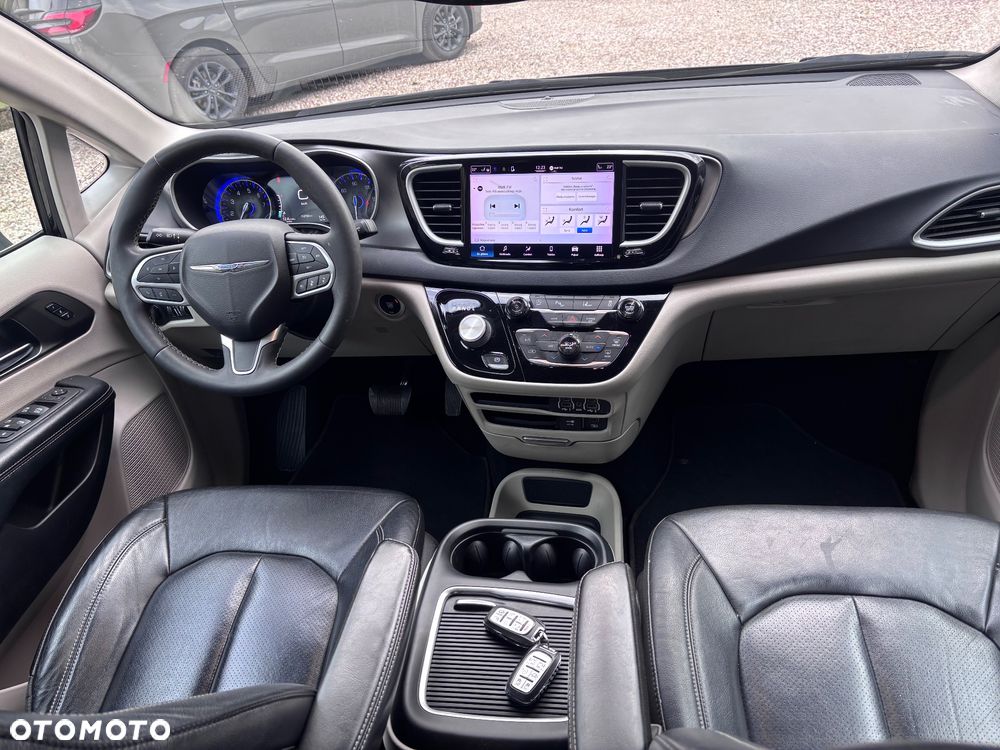 Chrysler Pacifica - 28