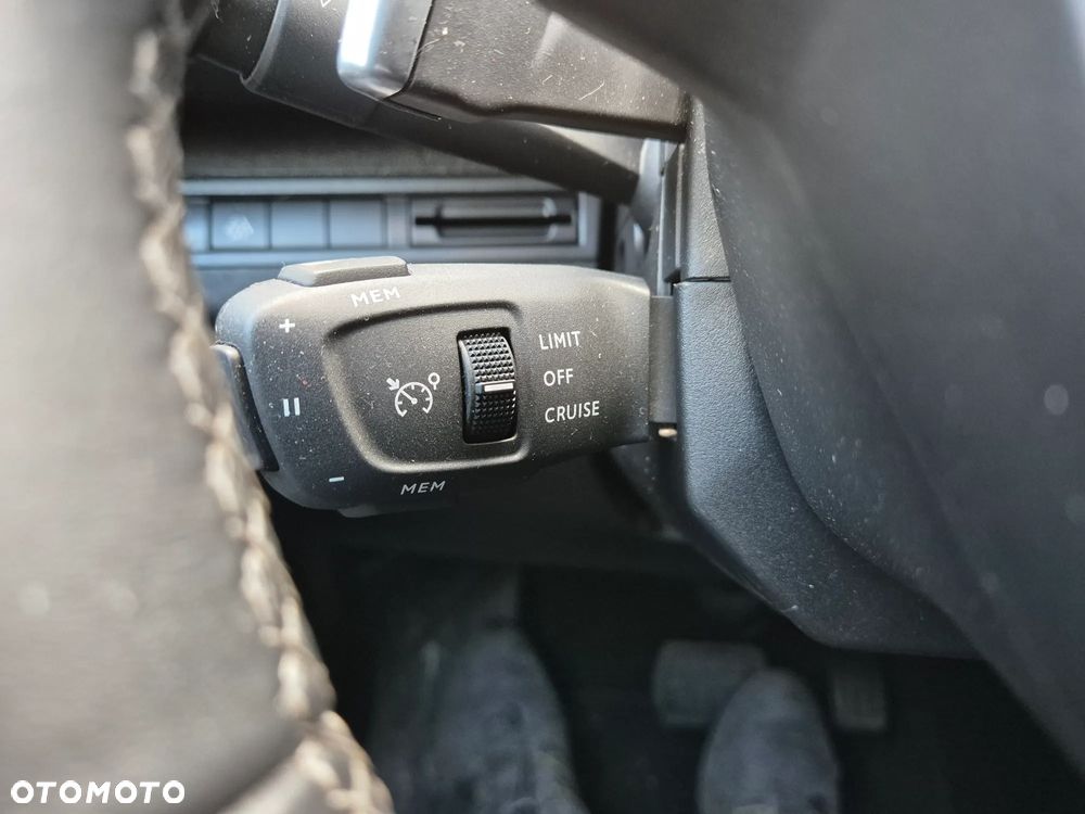 Peugeot 3008 BlueHDi 130 Stop & Start EAT8 Allure Pack - 12