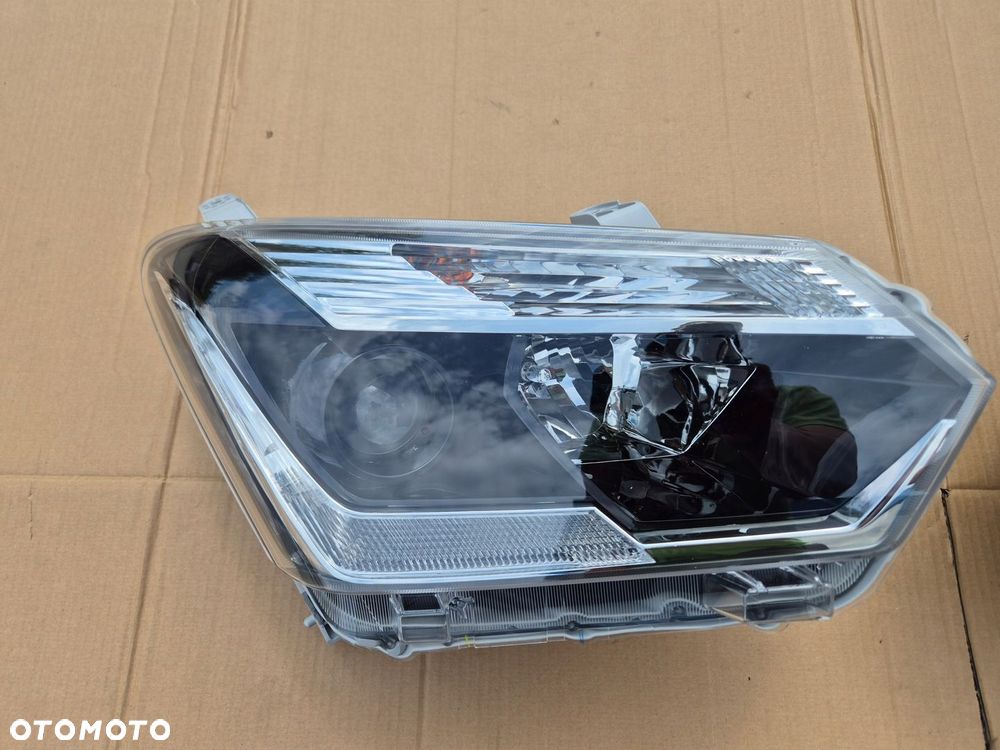 Izuzu D-MAX lampa lewa prawa.2017-19.Nowy oryginał - 2