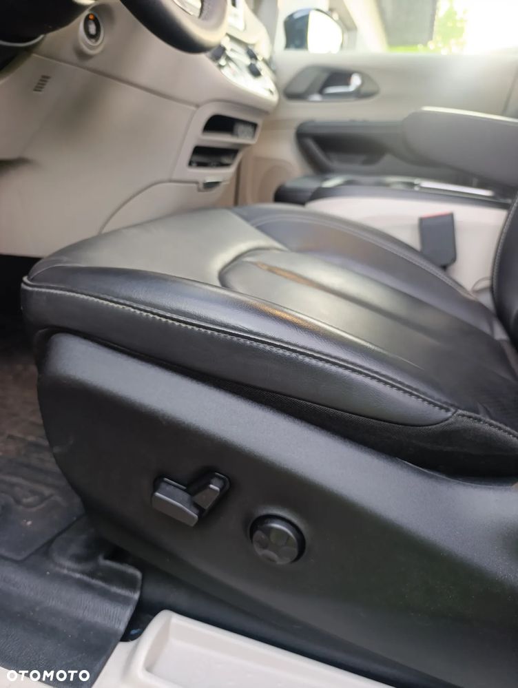 Chrysler Pacifica - 23