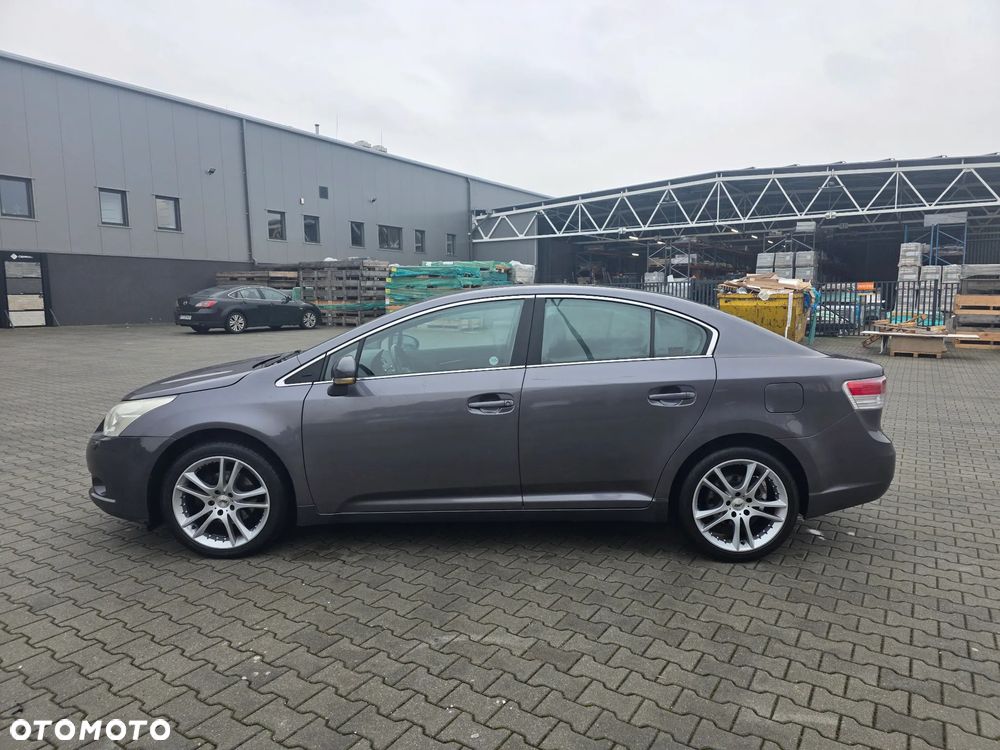 Toyota Avensis 1.8 Style - 4
