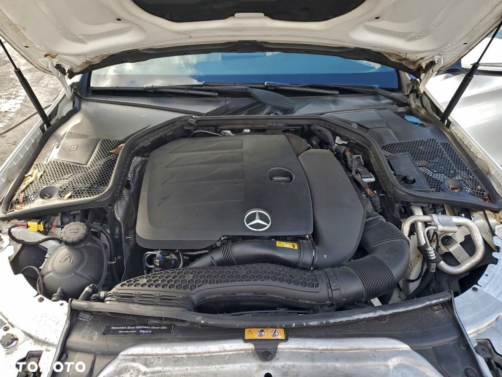 Mercedes-Benz Klasa C 300 9G-TRONIC - 12