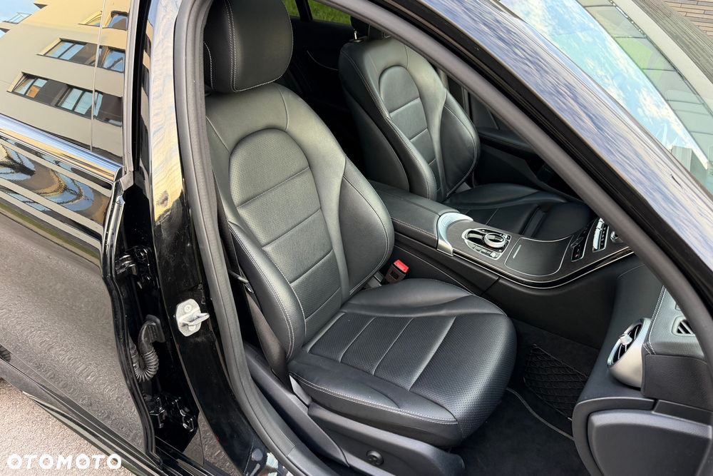 Mercedes-Benz Klasa C 300 4MATIC 9G-TRONIC - 17