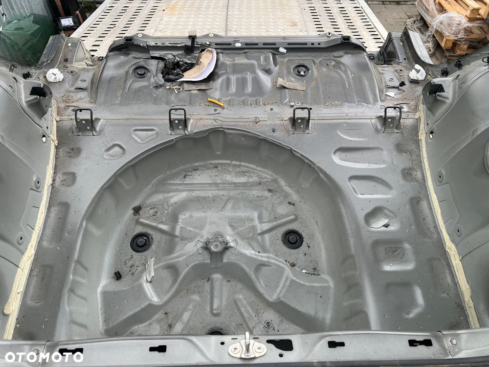 Pas tylny podłoga wanna Suzuki Swift VI MK8 ZMV - 2