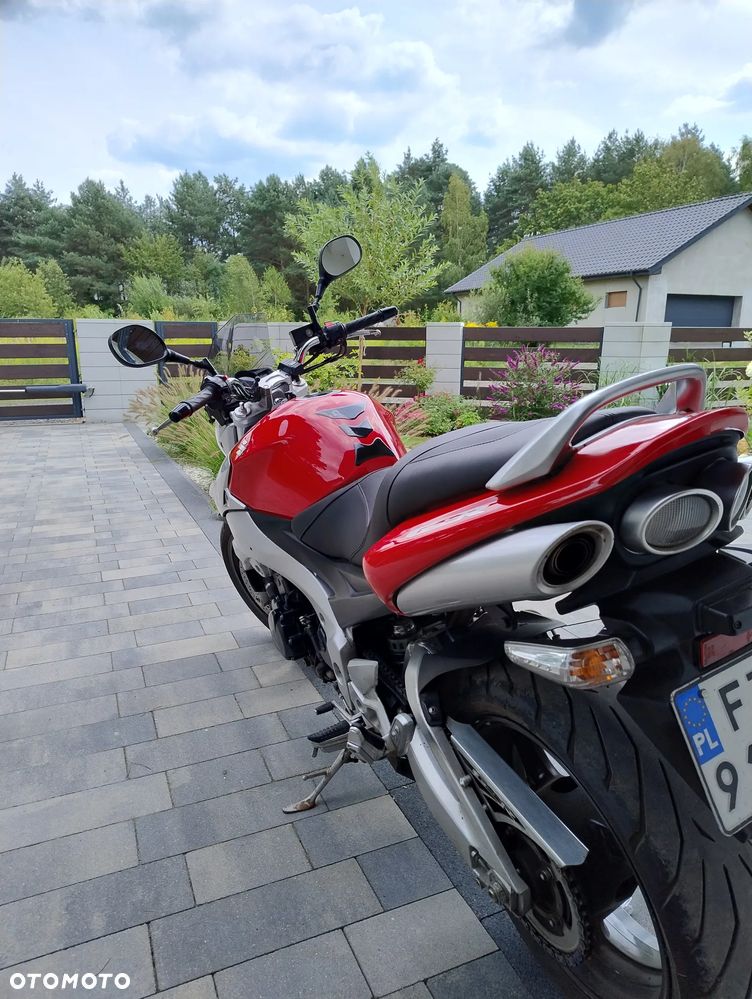 Suzuki GSR - 7