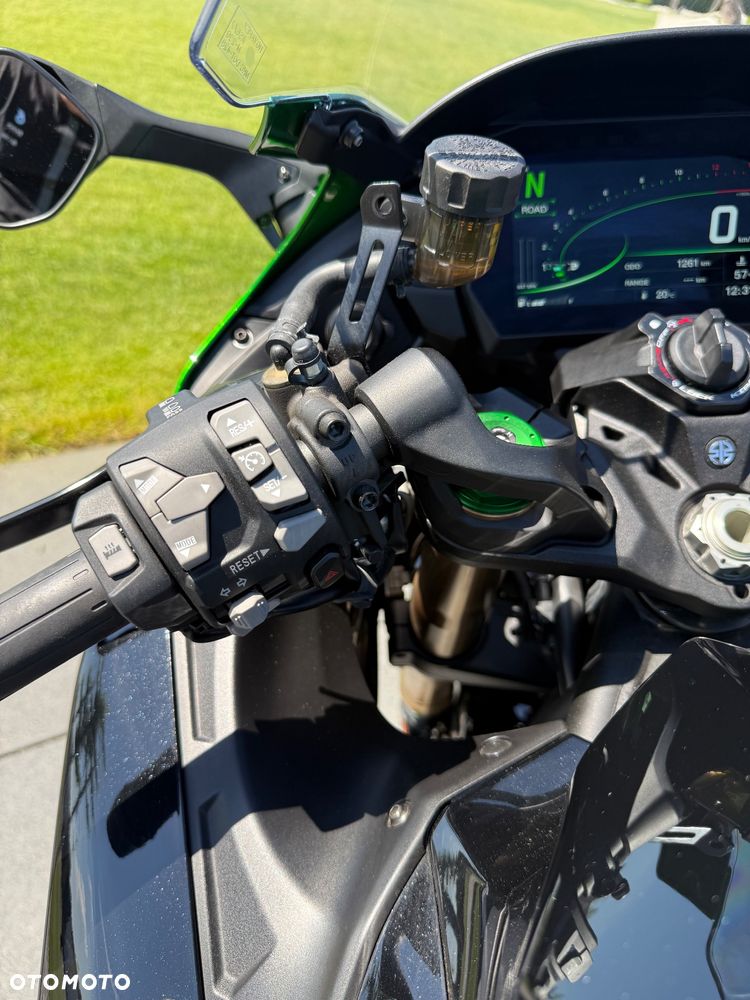 Kawasaki Ninja H2 SX - 28