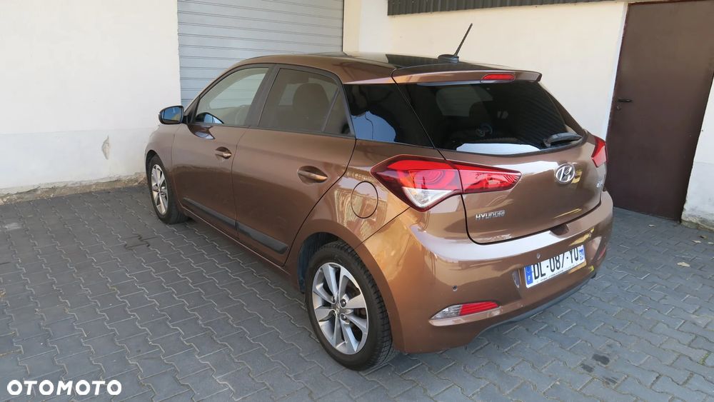 Hyundai i20 blue 1.2 YES Gold - 10
