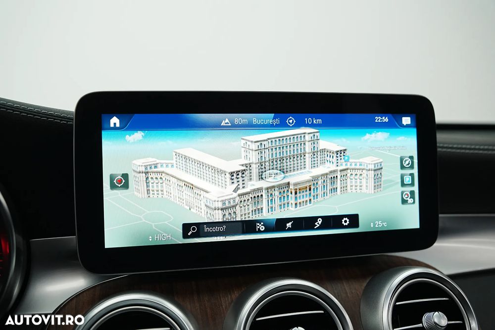 Mercedes-Benz GLC 300 e 4Matic 9G-TRONIC - 32