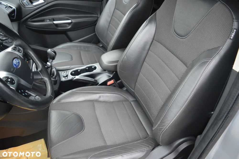 Ford Kuga 2.0 TDCi 4x4 Titanium - 26