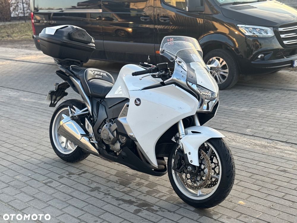 Honda VFR - 28