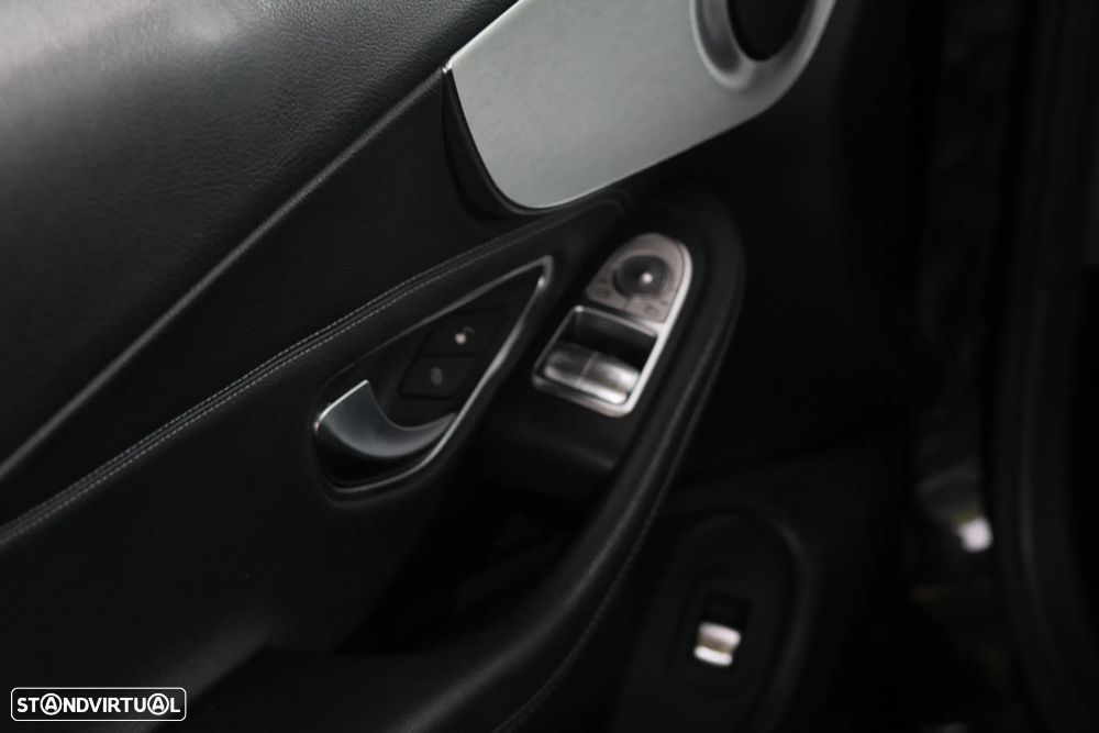 Mercedes-Benz C 220 d Cabrio AMG Line - 25