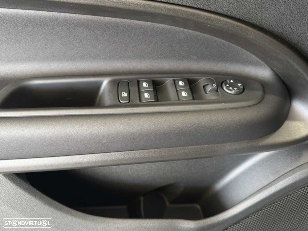 Jeep Avenger 1.2 GSE T3 Altitude - 17