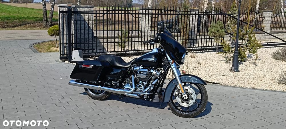 Harley-Davidson Touring Street Glide - 8