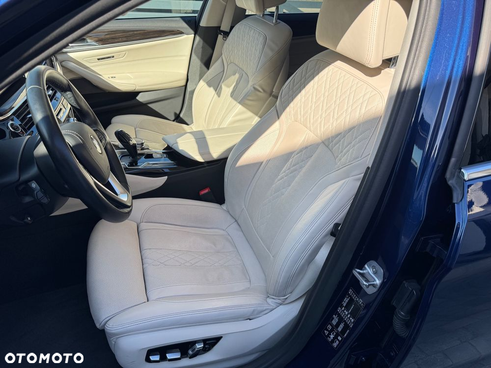 BMW Seria 5 530i xDrive Luxury Line - 26