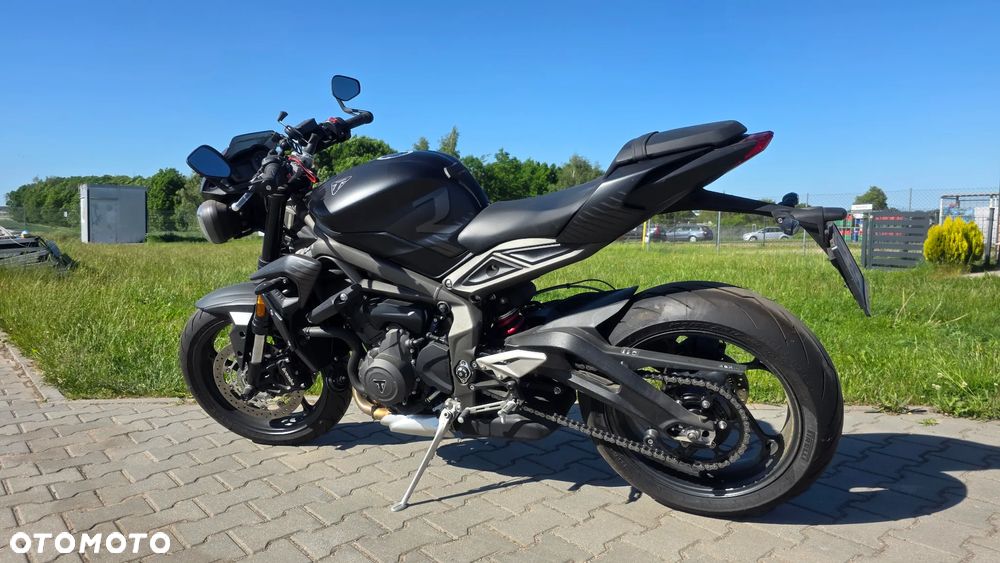 Triumph Street Triple - 1