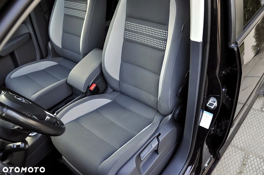 Volkswagen Touran - 9