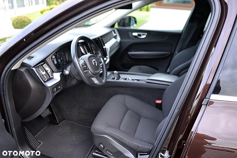 Volvo XC 60 B4 D Momentum Pro - 10