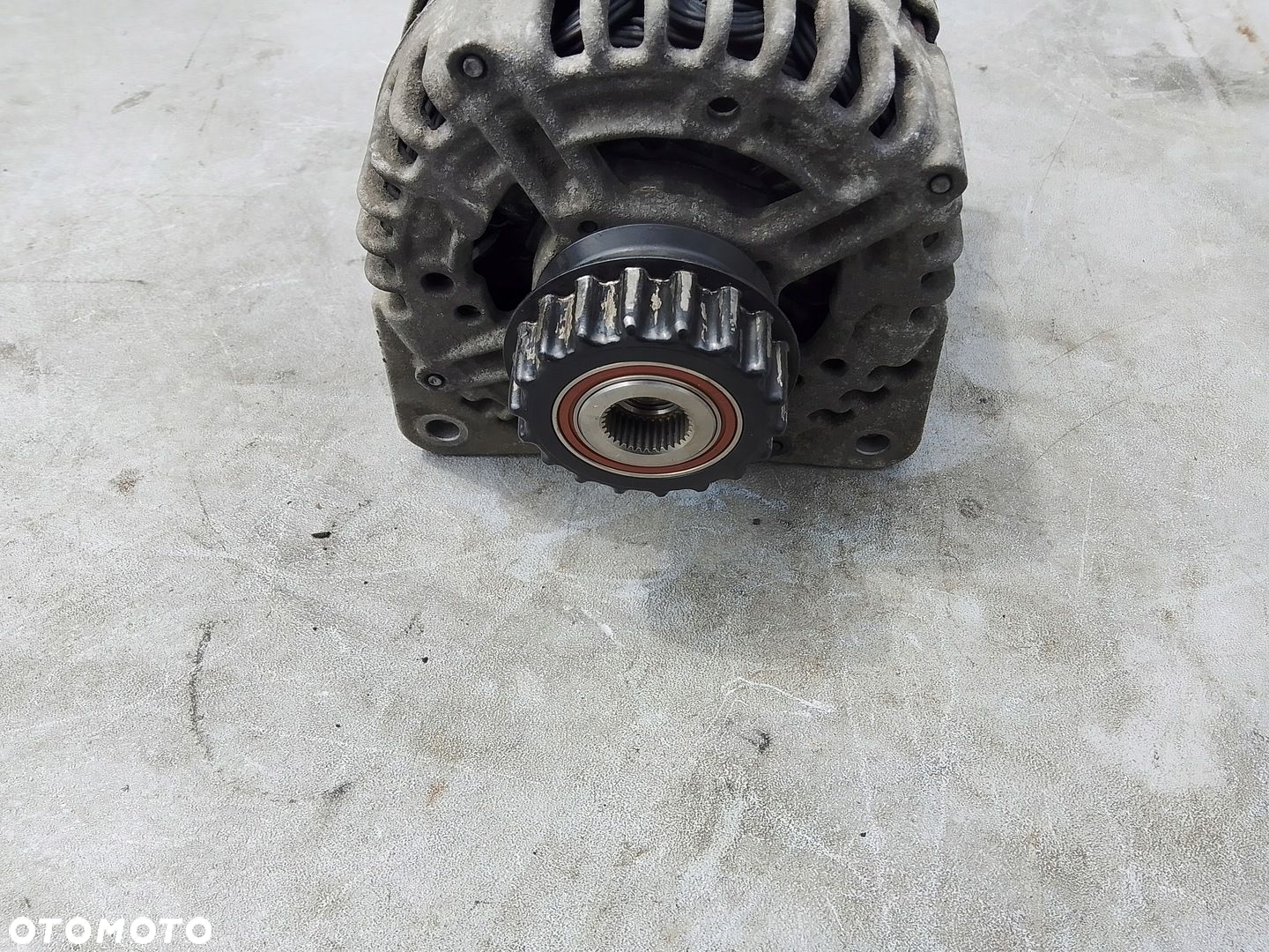 Alternator VW T5 2.5 TDI 070903084 - 2
