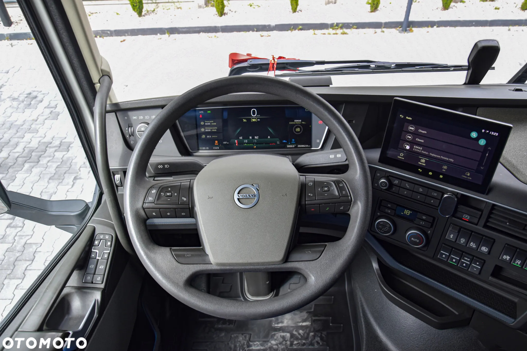 Volvo FH500 / EURO 6 / NOWY MODEL / KLIMATYZACJA POSTOJOWA / ACC / LEDY / 2 ZBIORNIKI PALIWA / FULL SPILERY / 2022 / NISKI PRZEBIEG / SERWISOWANY / SPROWADZONY - 24