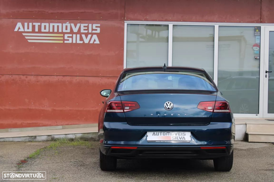VW Passat 2.0 TDI Confortline - 12