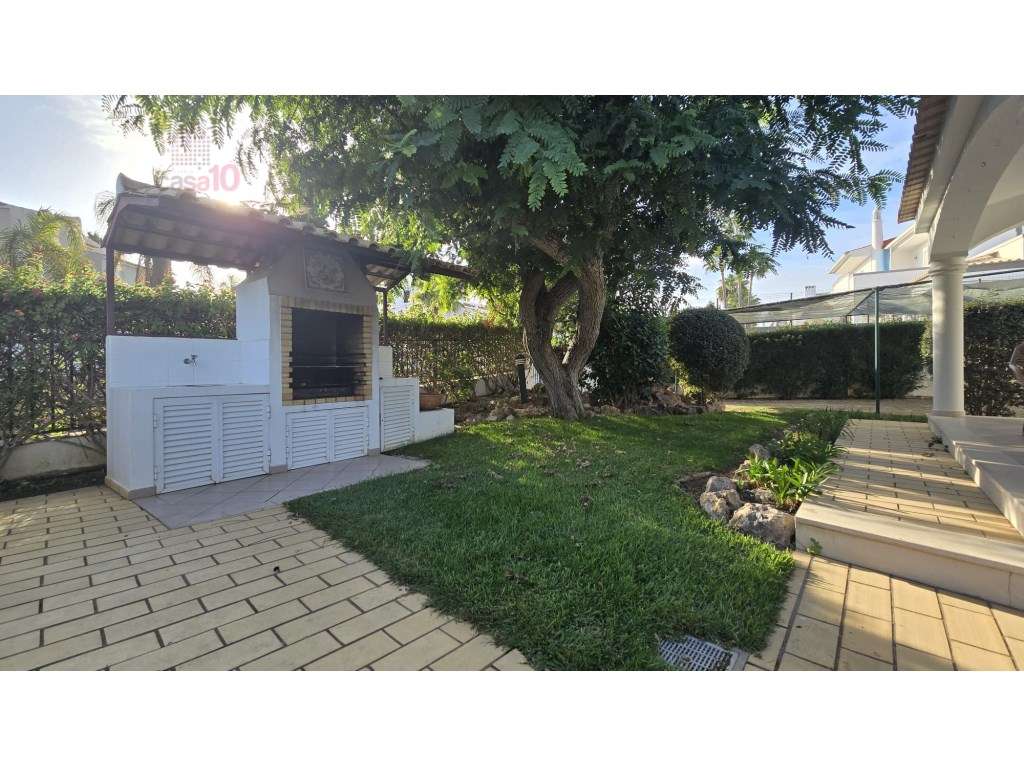 Moradia isolada com piscina para venda na Qta do Poço, Albufeira - Grande imagem: 3/38