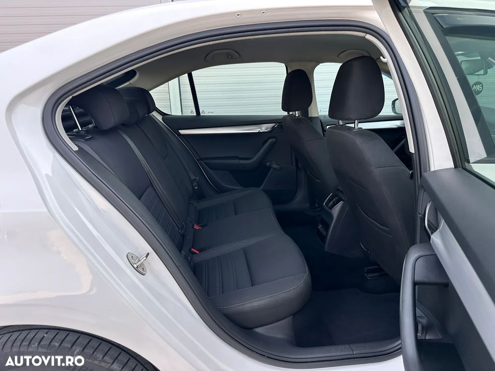 Skoda Octavia 1.6 TDI Active - 9