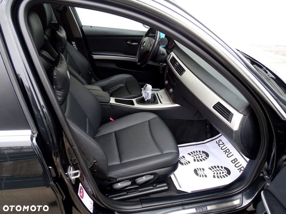 BMW Seria 3 316d - 12