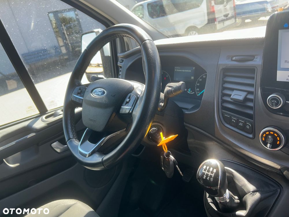 Ford Custom - 14