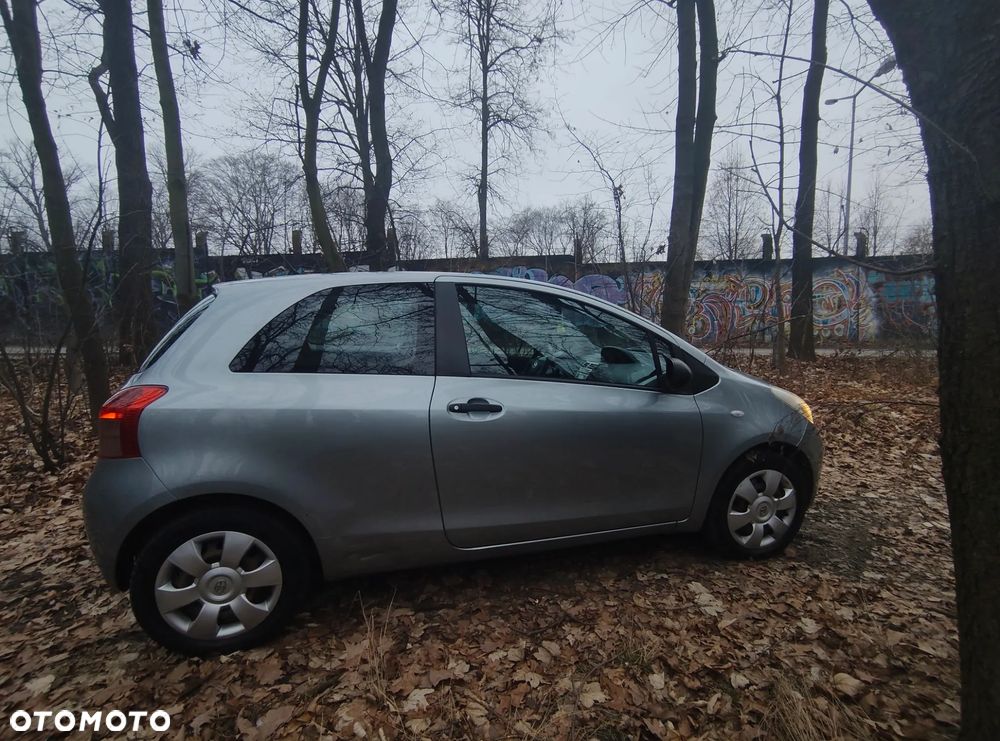 Toyota Yaris 1.3 Terra - 12