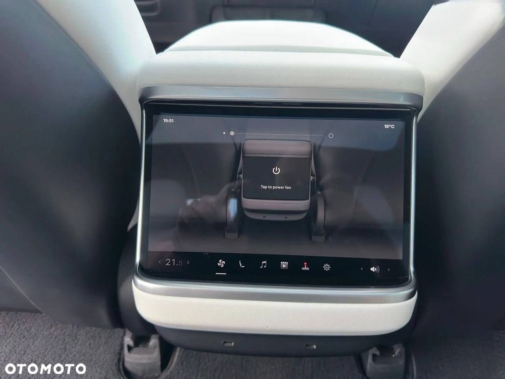 Tesla Model S - 11