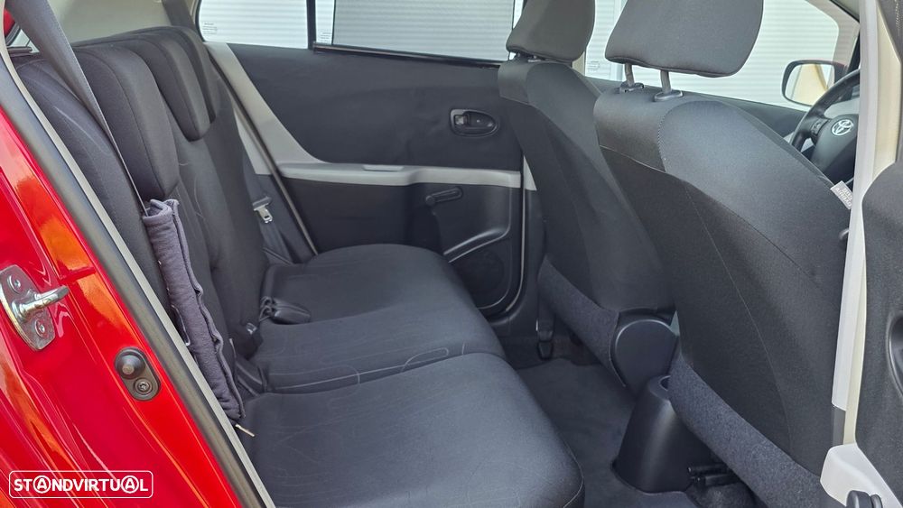 Toyota Yaris 1.0 VVT-i AC - 12
