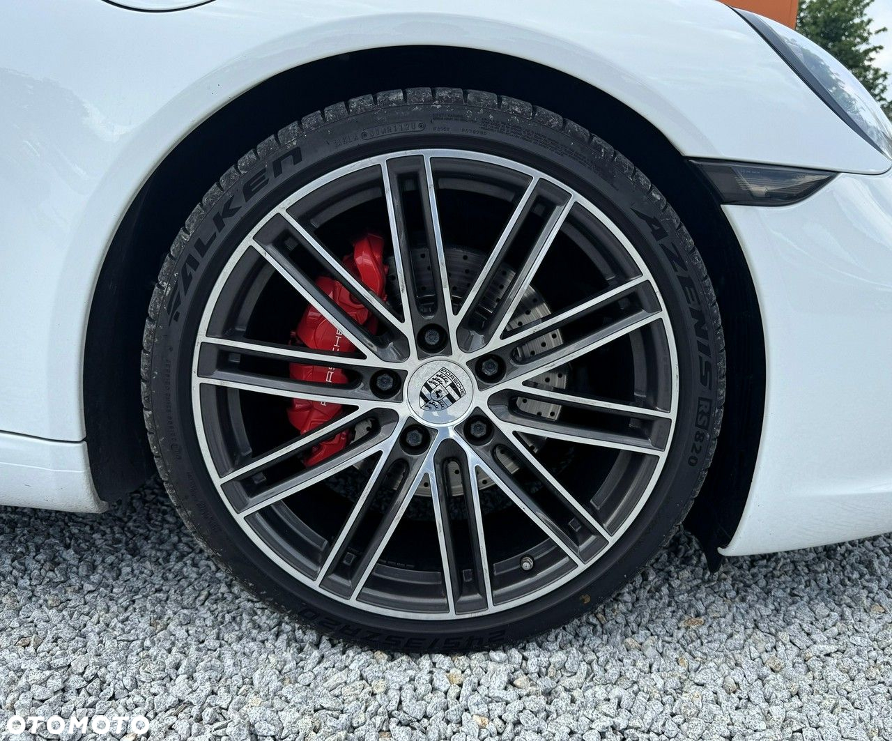 Porsche 911 Carrera - 9