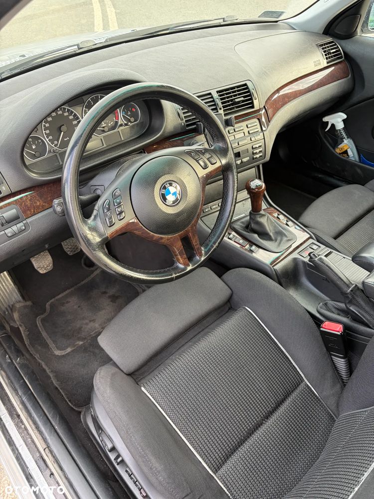 BMW Seria 3 330xi - 9