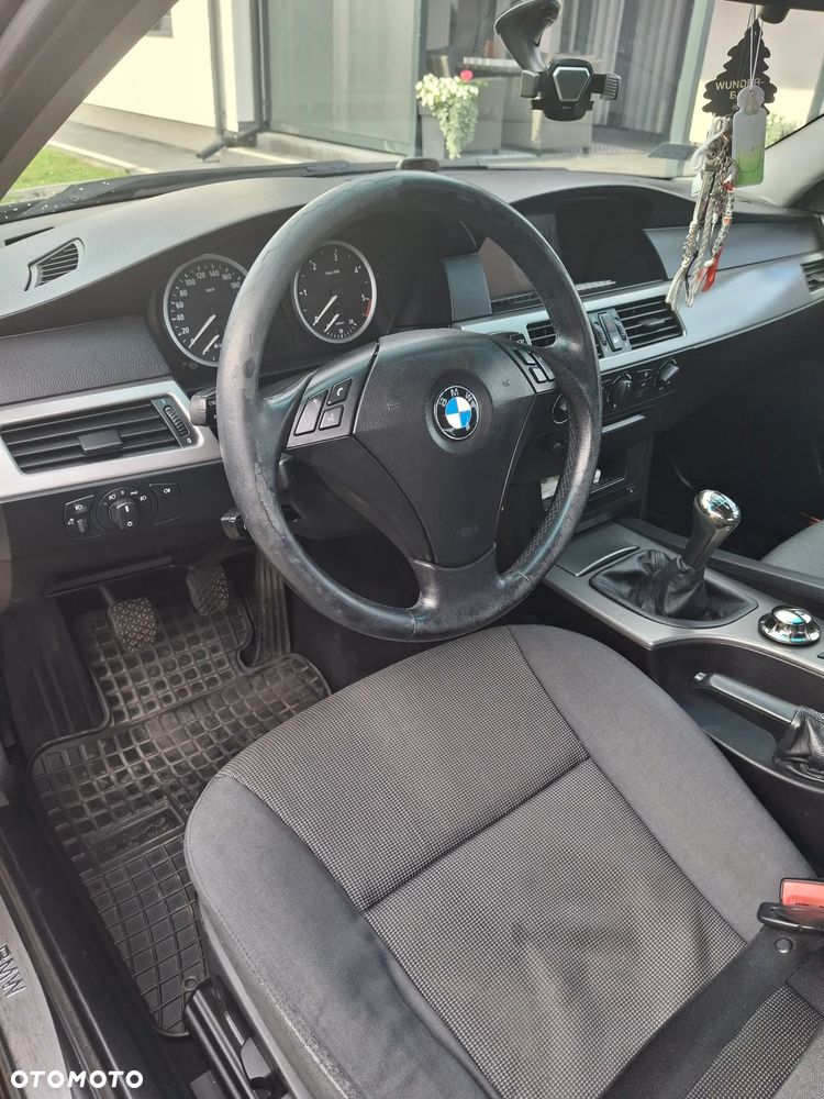 BMW Seria 5 525d - 7