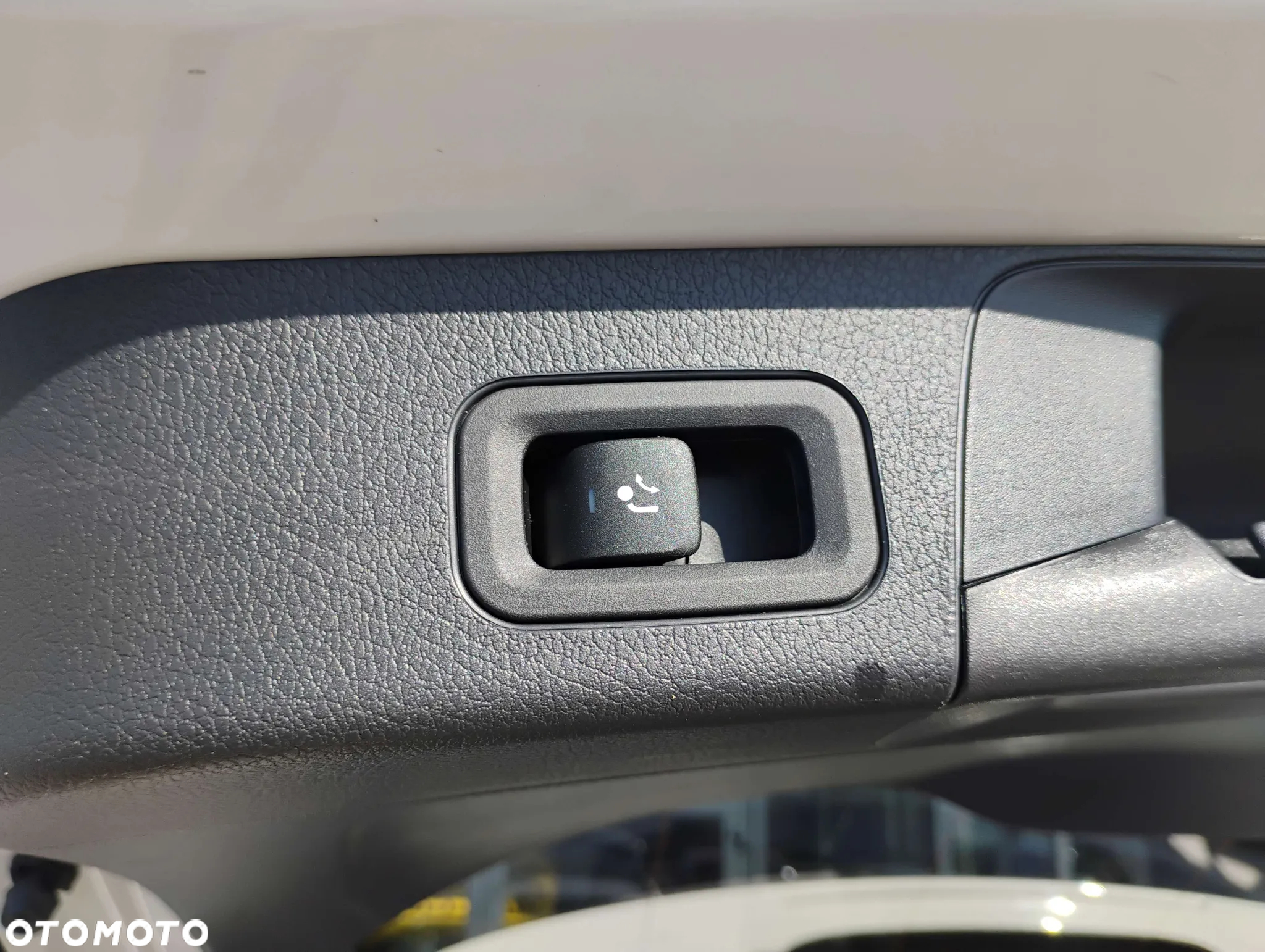Mercedes-Benz GLB 200 Progressive 7G-DCT - 9
