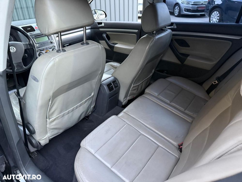 Volkswagen Golf - 9