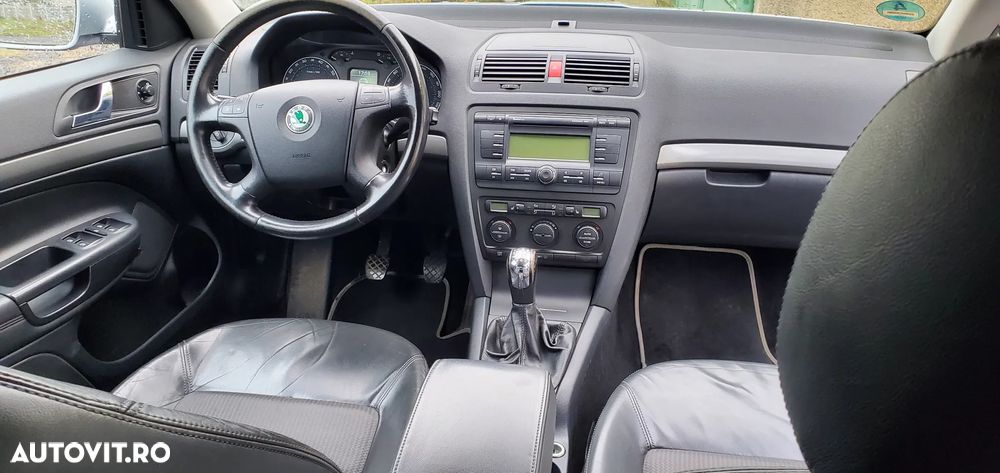 Skoda Octavia 2.0 FSI Laurin & Klement - 23