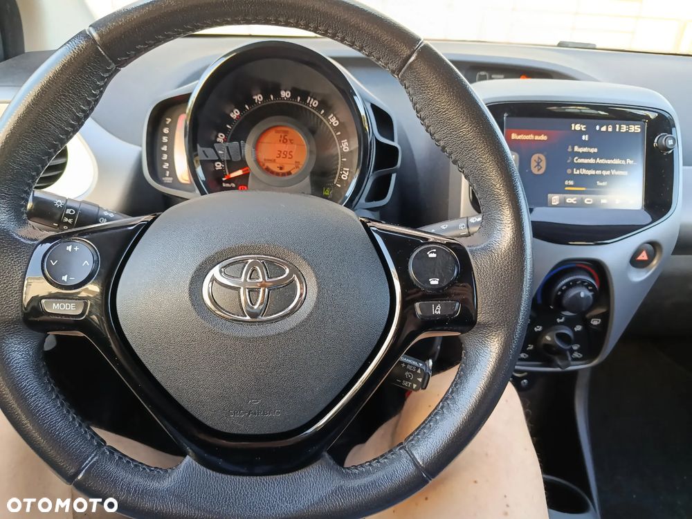 Toyota Aygo x-play - 12